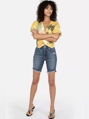 Express Yellow Tropical Twist Front Top